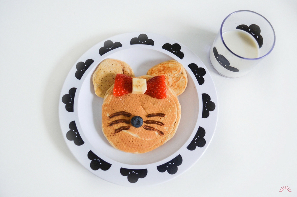 Minnie Mouse themed pancake art